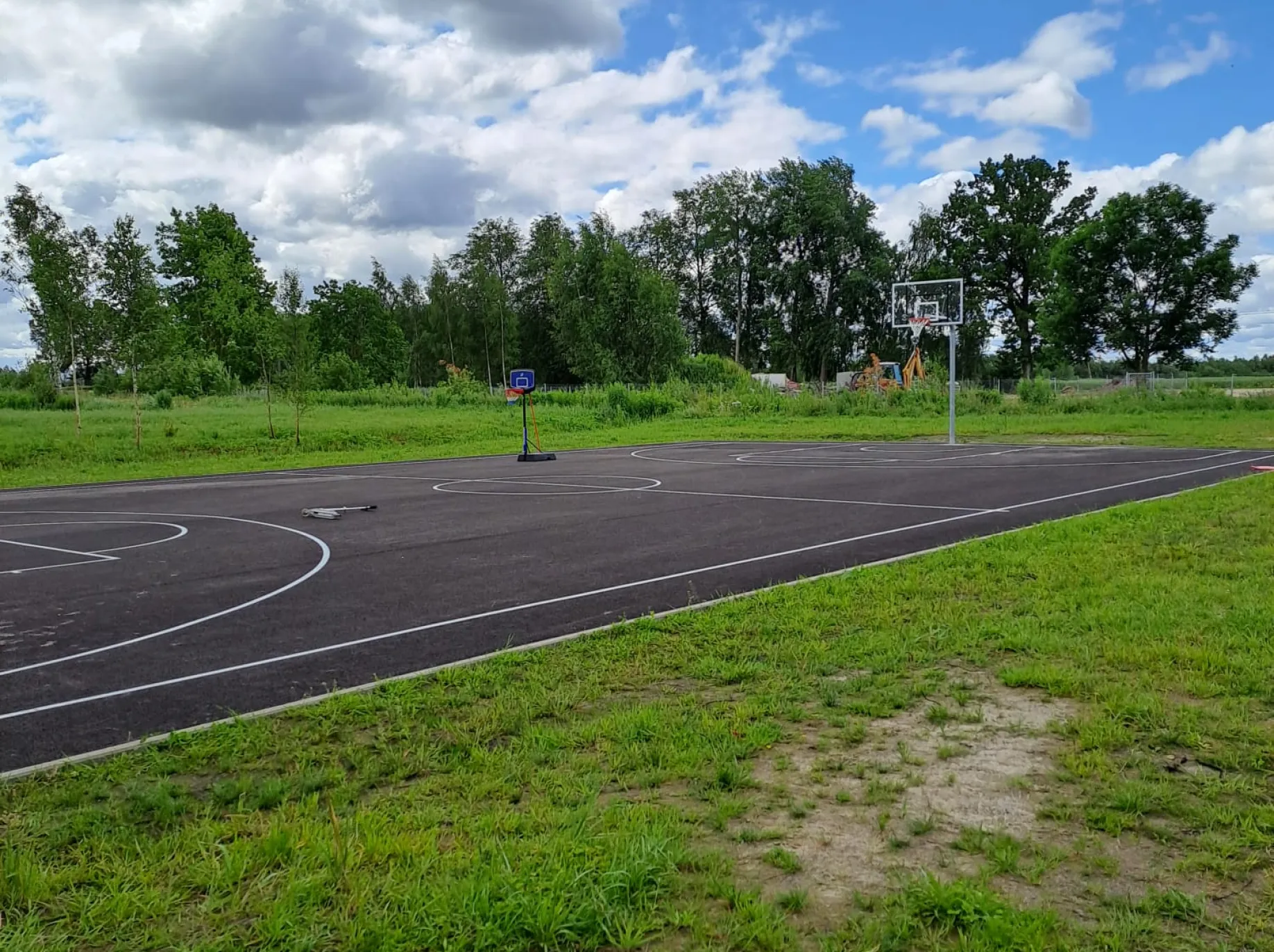 Vircavas sporta bāze – strītbola laukums” Mazlaukos, Vircavas pagastā un “Līvbērzes sporta bāze – strītbola laukums” Vārpā, Līvbērzes pagastā